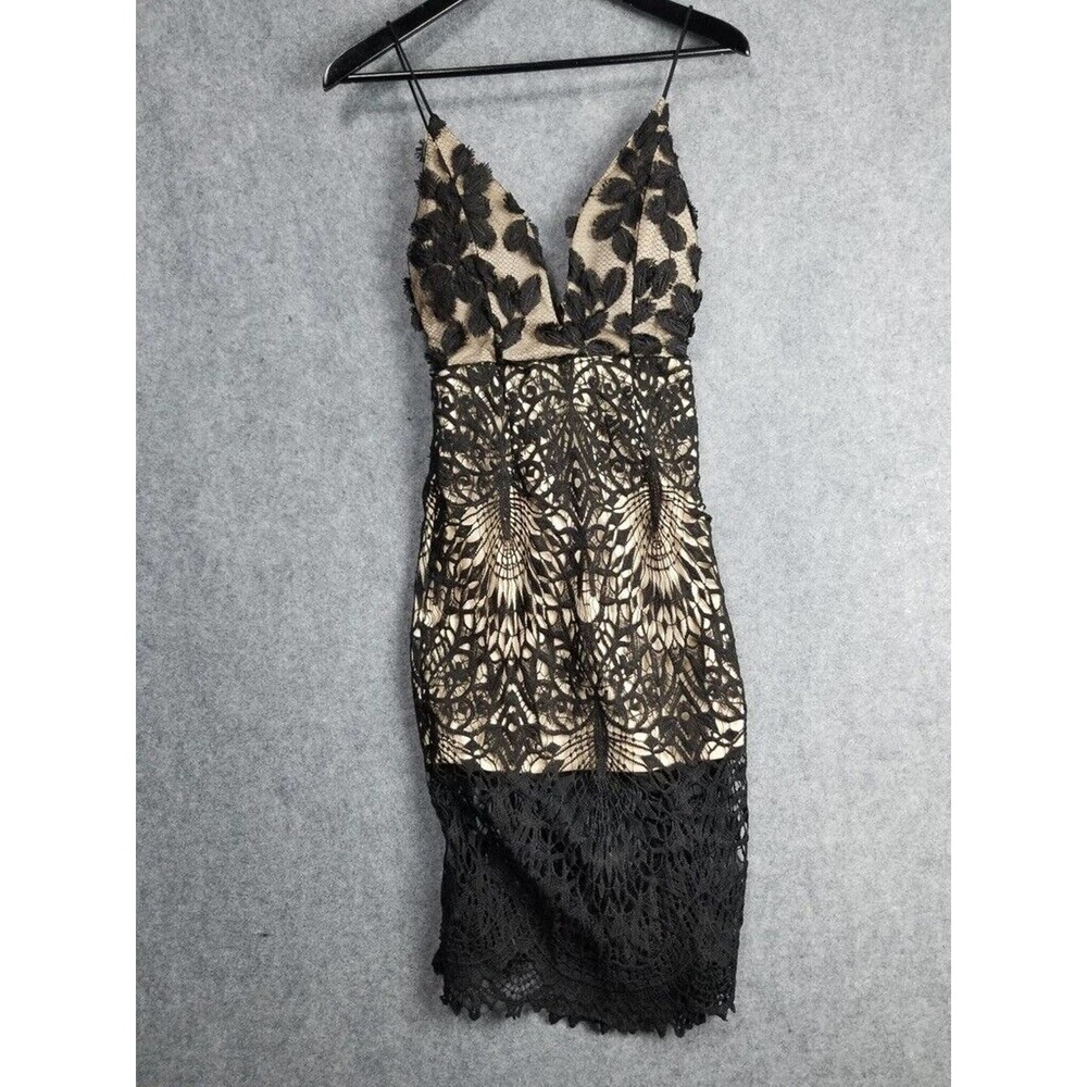 LOVE TRIANGLE for ASOS DRESS Women 6 Black Mini Knit Crotchet Lace V Neck Sexy